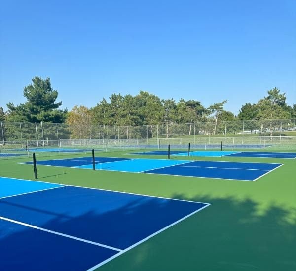 72a6667c-497b-47fa-9a87-be7c89246551 Arcadia’s Memorial City Park resurfaced with acrylic coating, featuring crisp lines for both tennis and pickleball after surface repairs.