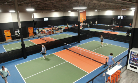 Dill Dinkers Blanco Market Indoor Pickleball Court